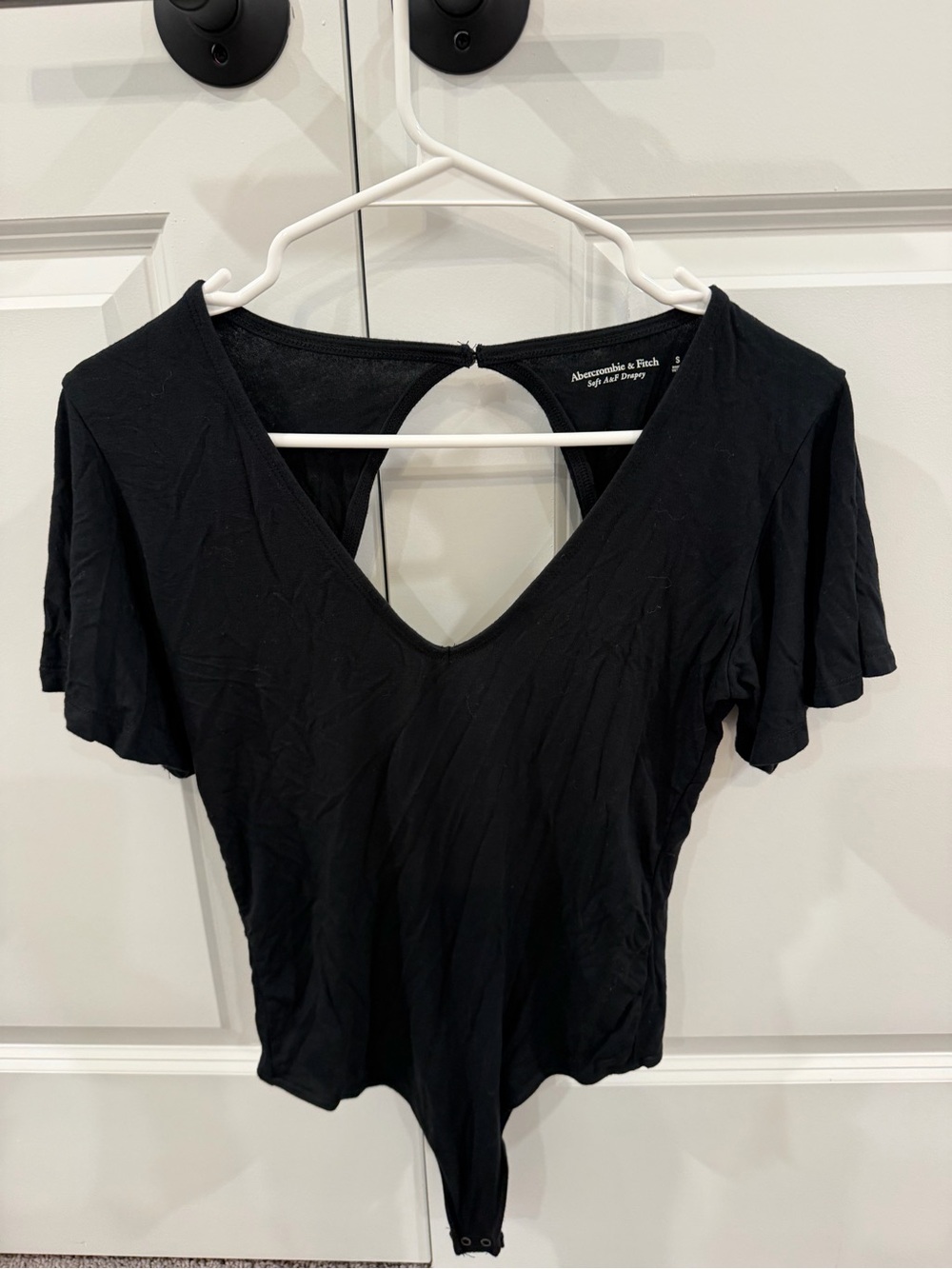 Women’s Abercrombie & Fitch Black V-Neck Short Sleeve Bodysuit - Size Small EUC - Picture 2 of 4